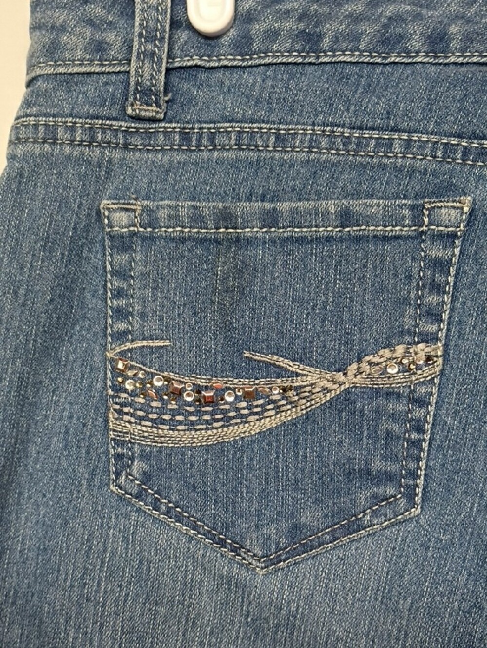 Hannah Women's Straight-Leg Jeans in Medium Blue - Picture 4 of 6